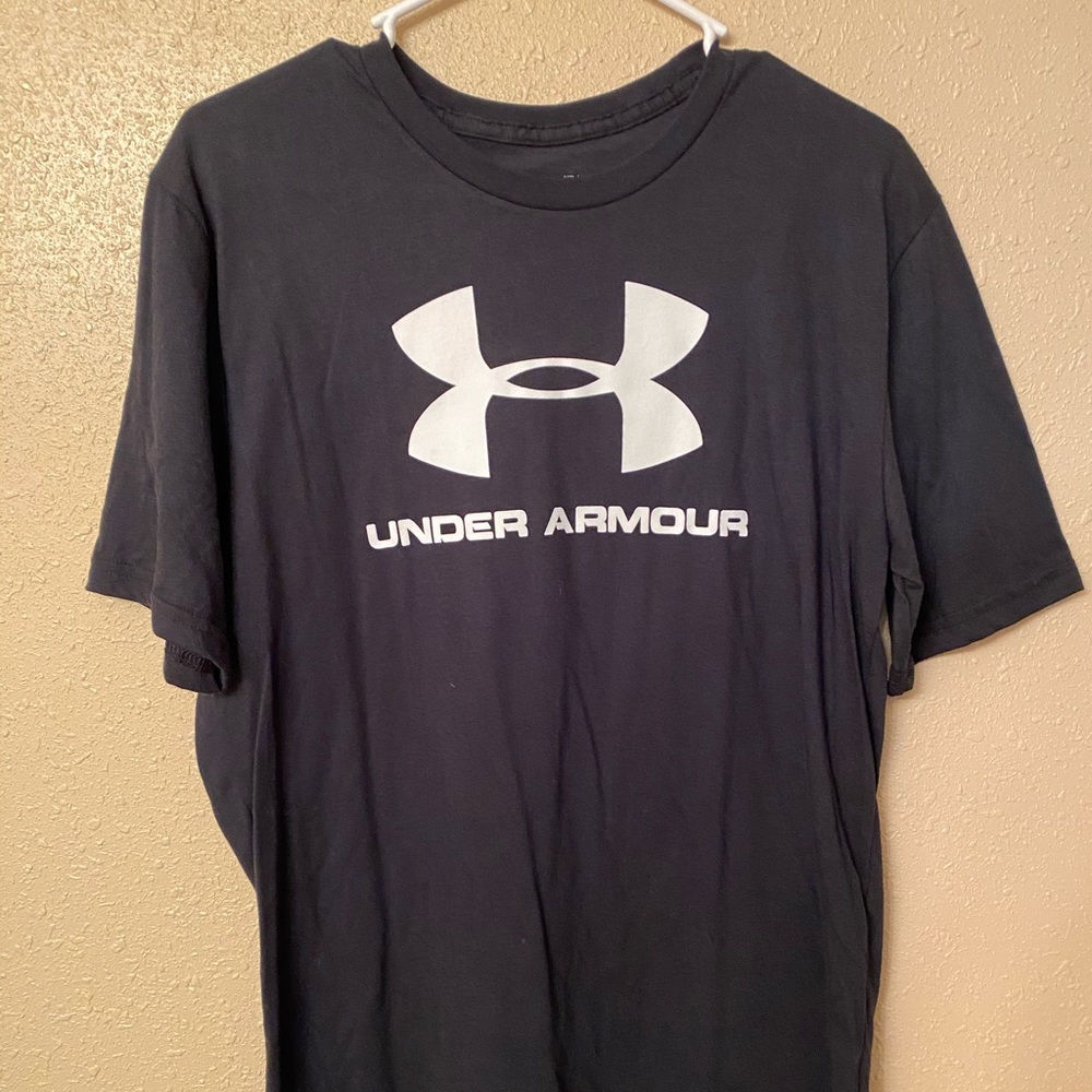 Under Armour Tshirt